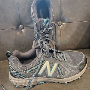 Womens Newbalance Tennis Shoe